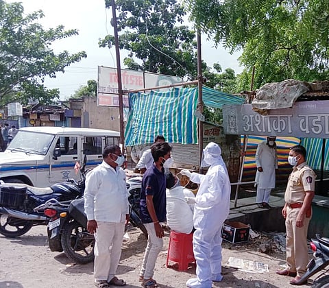 हिंडफिरे घाबरले! चला पळा रे माघारी, तिकडं कोरोना चाचणी करतेत