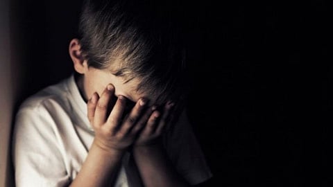 कोरोनामुळे अनाथ झालेल्या मुलांची करु शकता मदत