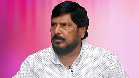 जनतेसाठी काहीतरी करुन दाखवा; आठवलेंची राज्यसरकावर टीका