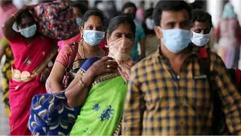 लसीकरणाचा फज्जा; आरोग्य कर्मचाऱ्यांसोबत नागरिकांचा वाद