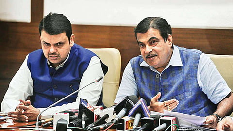 नितीन गडकरी यांनी फडणवीसांचे कान टोचण्यासह केली हात जोडून विनंती