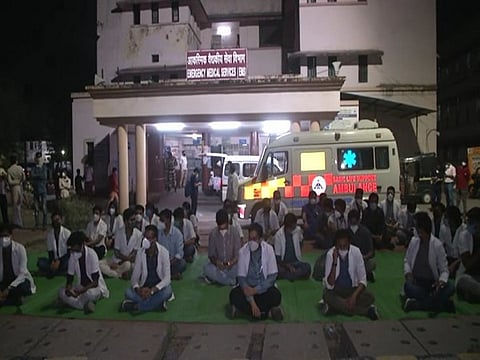 रुग्णांना दिलासा! अखेर प्रशिक्षणार्थी डॉक्टरांचा संप मागे; उद्यापासून होणार रुजू