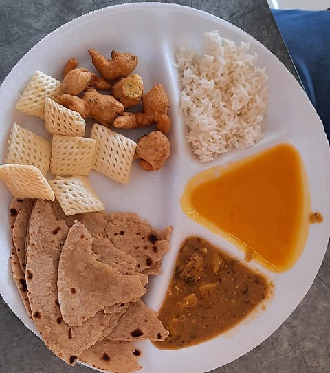 रसपोळी जेवन