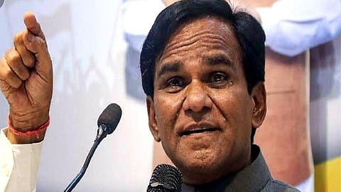 डॉक्टरच नाहीत मग रूग्णांना कोंबून ठेवायचं का? दानवेंचा सवाल