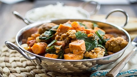 भाजीची चव वाढवण्यासाठी 'या' टीप्स वापरा