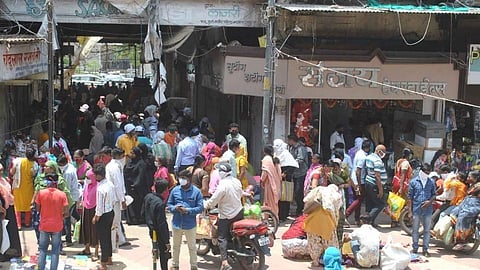 jalgaon market crowd
