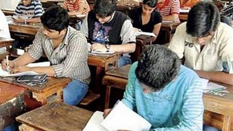 अकरावी प्रवेशाच्या सीईटी परीक्षेसाठी शिक्षण आयुक्तांच्या अध्यक्षतेखाली समिती स्थापन