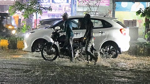 पावसाने औरंगाबाद शहरात जोरदार हजेरी लावली आहे.