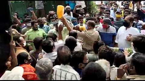 पुणे - आंबिल ओढा इथं आंदोलकाचा आत्मदहनाचा प्रयत्न