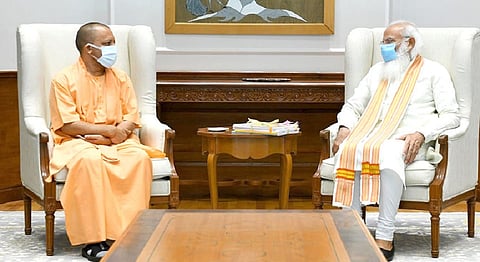 योगी आदित्यनाथ यांनी घेतली पंतप्रधान मोदींची भेट