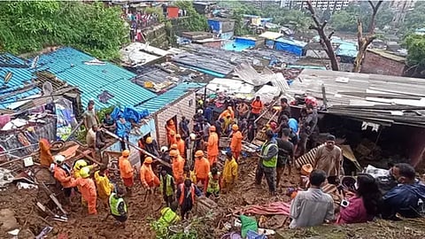 चेंबूर दुर्घटना: "पालिकेने सर्वेनंतर नोटीस पाठवलीच नाही"