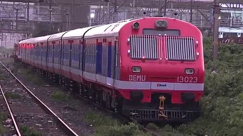 demu train
