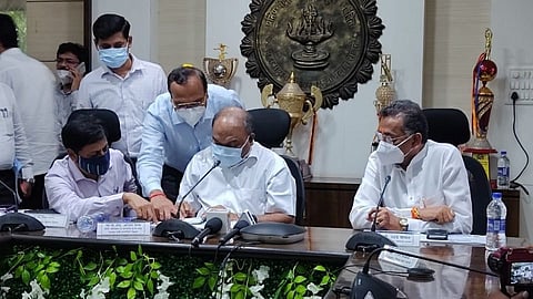 नागरिकांच्या सुरक्षेसाठी आपत्कालीन यंत्रणा सज्ज; पालकमंत्री परब
