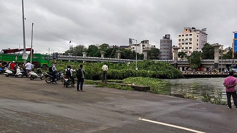 डेक्कन येथील भिडे पुलापर्यंत पाणी; वाहतुक अन्य मार्गाने वळविली