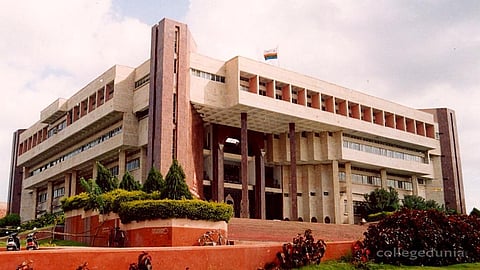 उमविच्या ३५ संशोधकांना जागतिक मानांकन