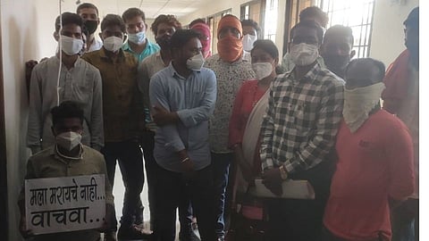 वाचवा, वाचवाऽऽ मला मरायचे नाही; नामफलकाला लावला गळफास
