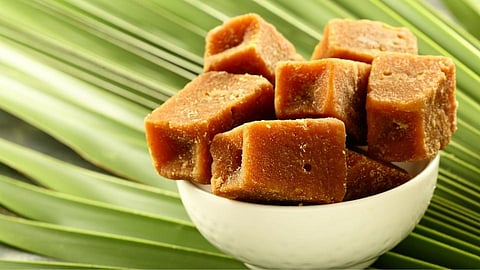 गूळ खाण्याचे जबदस्त फायदे जाणून घ्या