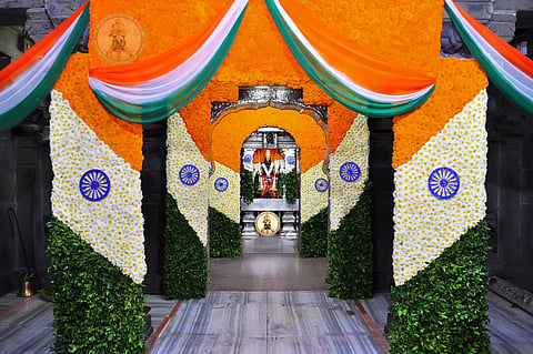75 Independence Day: तिरंग्यात रंगला 'श्रीरंग'...पाहा फोटो