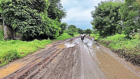Bad road condition of Paithan-Pandharpur National Highway