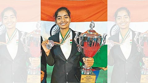 रक्षाला योगा सरावांमुळे मिळाले सलग तीन वर्षे सुवर्णपदक