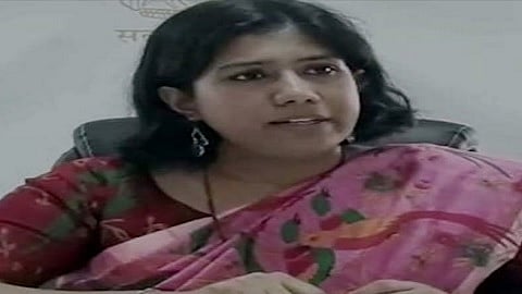 जिल्हाधिकारी आंचल गोयल