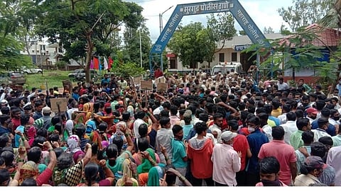 'वरद'च्या न्यायासाठी सोनाळी, सावर्डेच्या हजारो महिलां रस्त्यावर