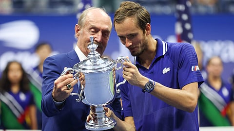 US Open Final: मेदवेदेवनं नंबर वन जोकोविचला रडवलं!