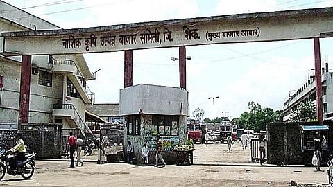 कृषी उत्पन्न बाजार समितीला पुन्हा मुदतवाढ