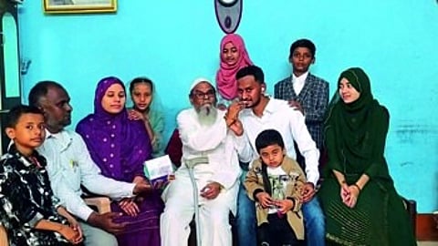 UPSC Result: आसिम खान ऊर्दू माध्यमातून 'देशात' प्रथम