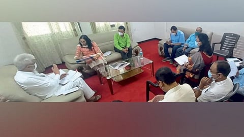 अतिवृष्टीमुळे नुकसान झालेल्या शेतकऱ्यांच्या पाठीशी सरकार खंबीरपणे उभे