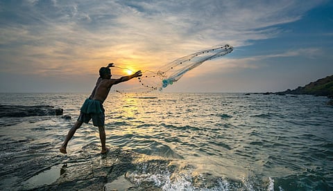 Kokan: मासेमारीला ब्रेक, दरात मोठी वाढ