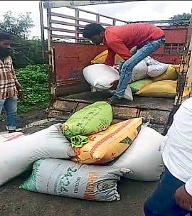 रेशन धान्याचा टेम्पो नागरिकांनीच पकडला