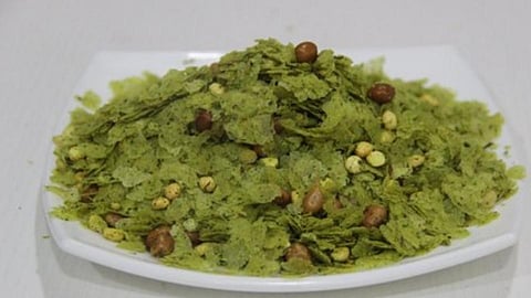 kothimbir chivda