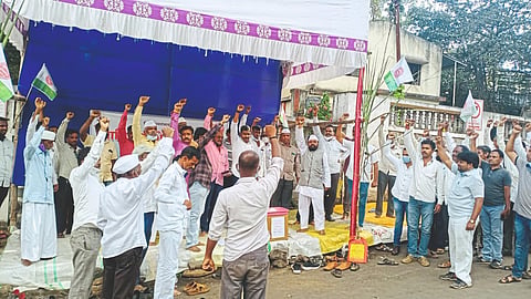 टाळ, मृदंगात स्वाभिमानीचे सत्याग्रह आंदोलन