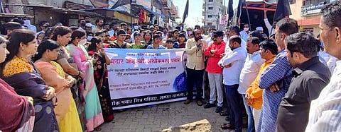 शिक्रापूर : आमदार अशोक पवारांना धमक्यांच्या निषेधार्थ सणसवाडीत रास्ता रोको