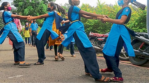 Aurangabad | विद्यार्थी आले शाळा, हाचि दिवाळी, दसरा!