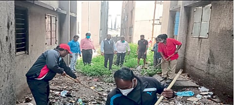 ‘वंचित’च्या दणक्यानंतर स्वच्छता अभियान
