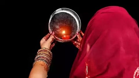 करवा चौथ का करतात? जाणून घ्या कारण