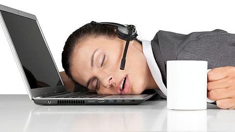 तुमचे Sleep Routine खराब झालंय? 'या' गोष्टी माहित असणे गरजेचे!