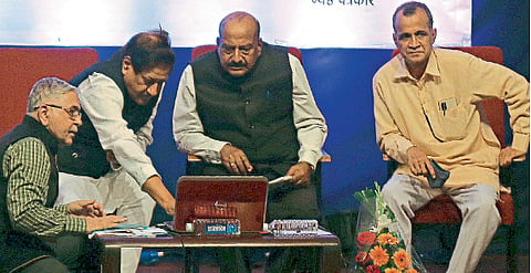 मोदींच्या रूपाने लोकशाहीवर हल्ला