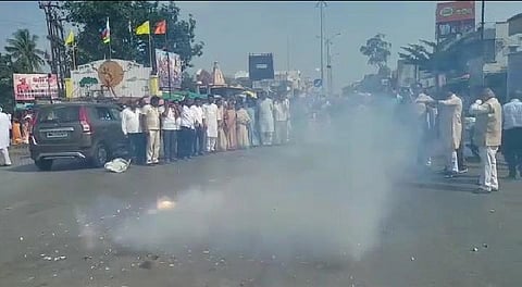 जनआंदोलनापुढे केंद्र सरकार झुकले