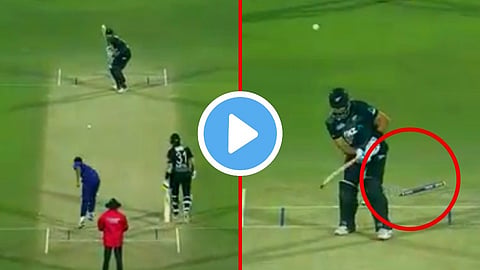 Bhuvi-Clean-Bowled-Daryl-Mitchell