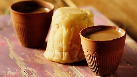 हिवाळ्यात प्या गुळाचा चहा, इम्युनिटी वाढवा!