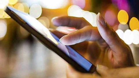 स्मार्टफोनधारक विद्यार्थ्यांच्या संख्येत ८५ टक्क्यांनी वाढ