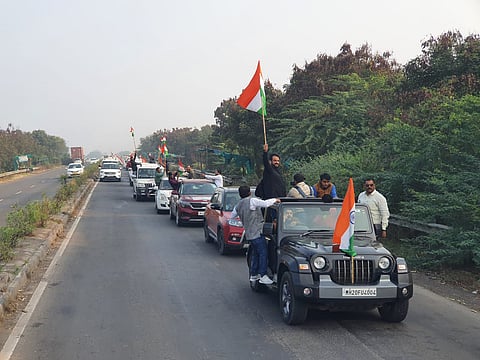 "महाराष्ट्राचा मुस्लीम हातात तिरंगा घेऊ शकत नाही का?"