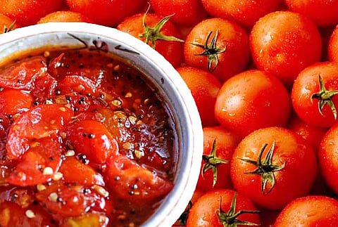 Tomato chutney instead of vegetables in Shiv Bhojans plate due to inflation