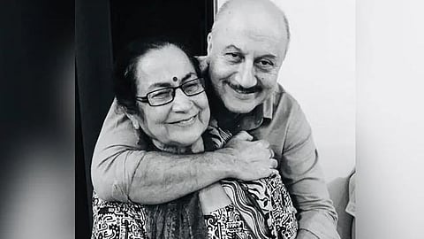 Anupam Kher, Dulari Kher