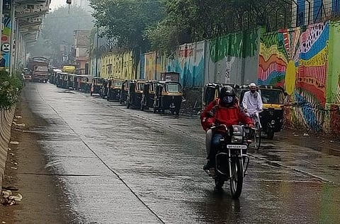 सी.एन.जी पंपावरील गर्दीमुळे नागरिक त्रस्त