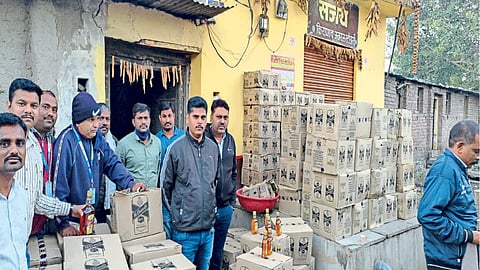 Nanded Alcohol broke through the road