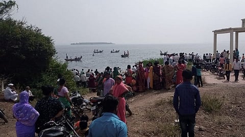 बुडणाऱ्याने मिठी मारल्याने त्याच्यासह पट्टीचा पोहणाराही उजनी धरणात बुडाला!